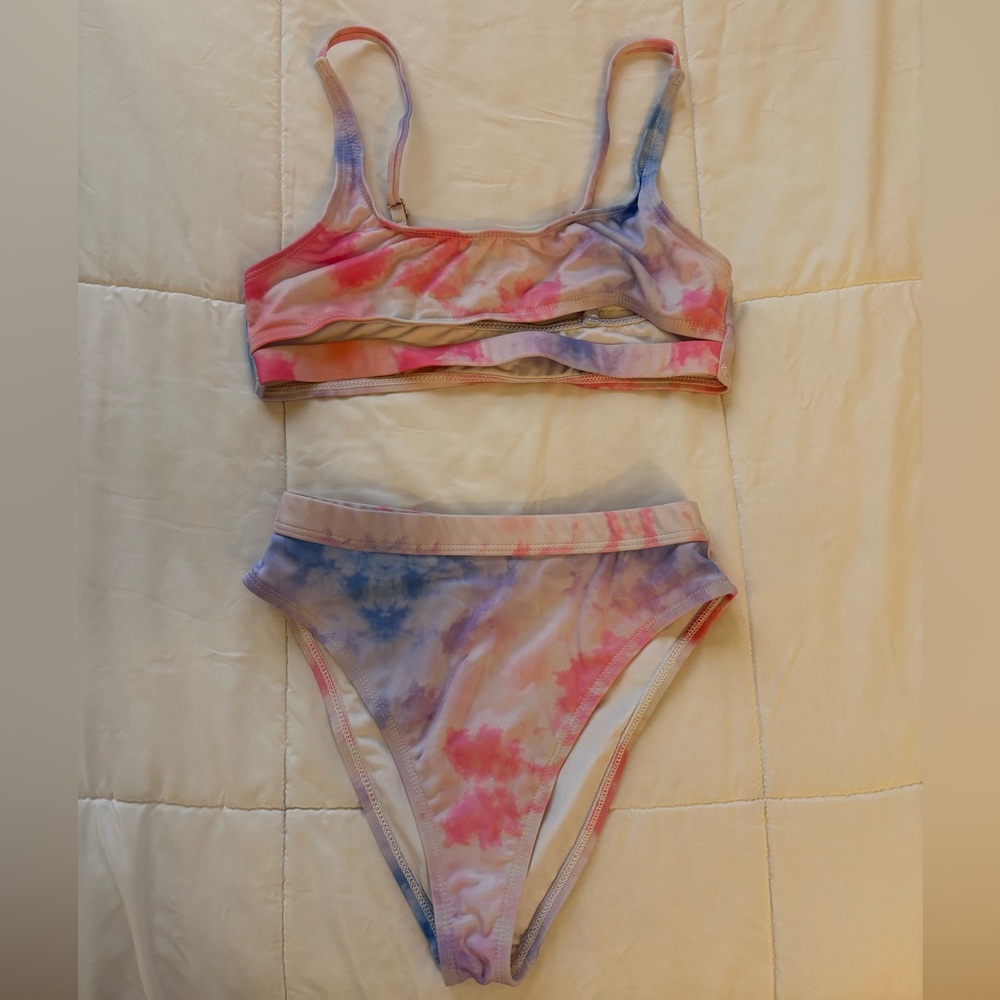 Iheartraves cotton candy tie dye festival outfit